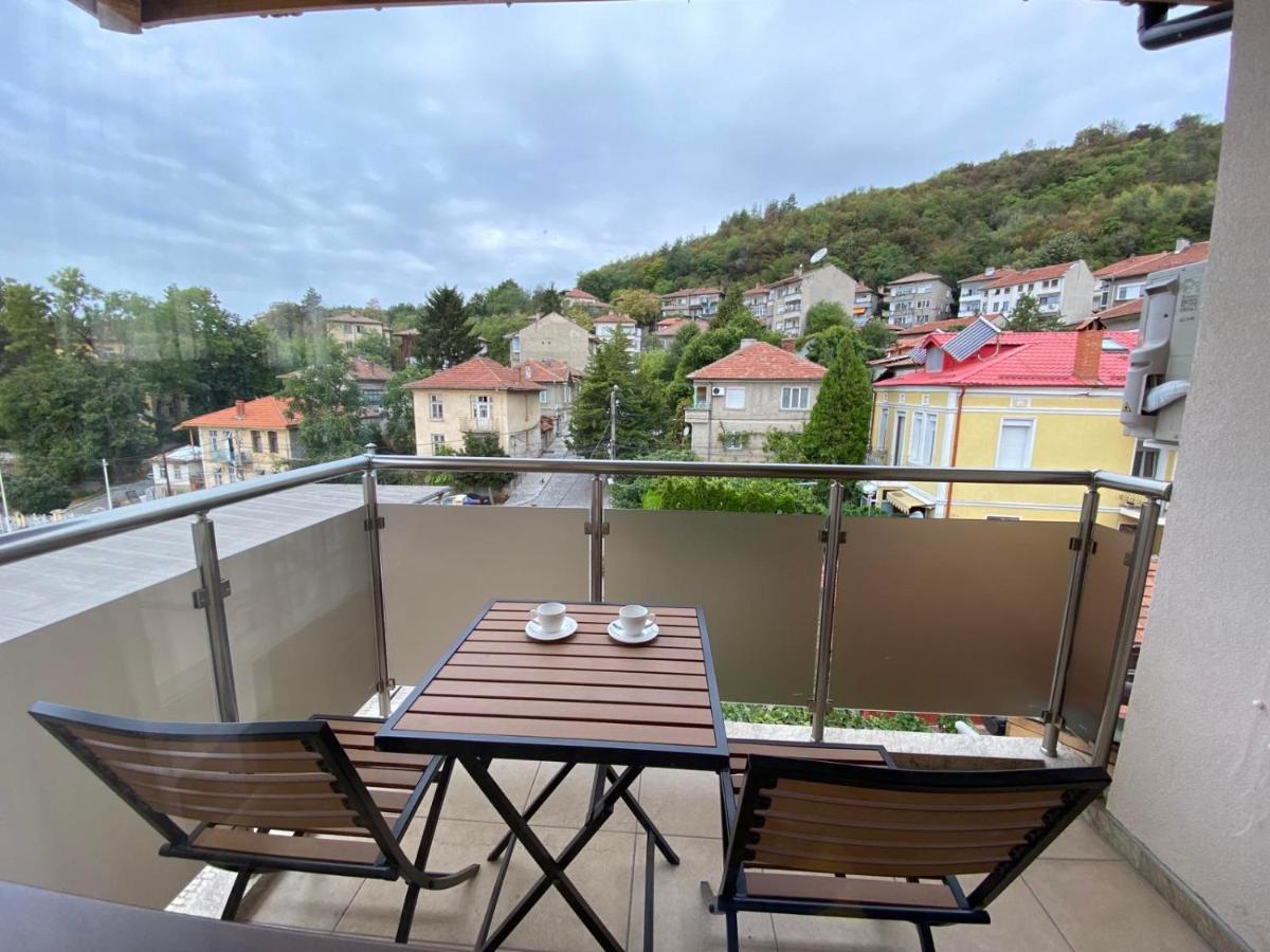 Coziness And Comfort In The Old Town Veliko Tarnovo Luaran gambar