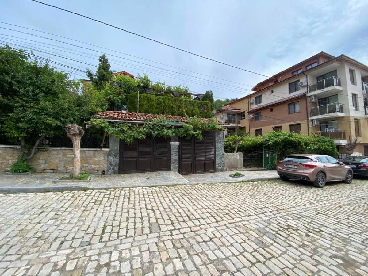 Coziness And Comfort In The Old Town Veliko Tarnovo Luaran gambar